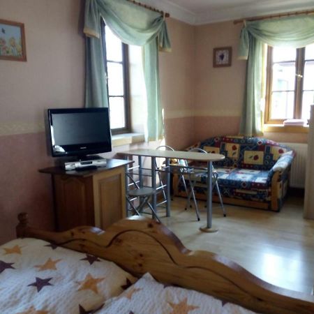 Отель Restaurant A Pension Sorrento Нови-Бор Экстерьер фото
